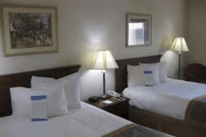 Lakewood Inn & Suites Dowagiac Eksteriør billede