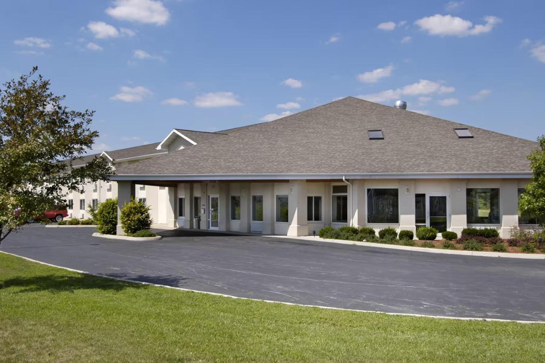 Lakewood Inn & Suites Dowagiac Eksteriør billede